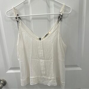 Gimmicks by BKE Cream Lace Trim Camisole